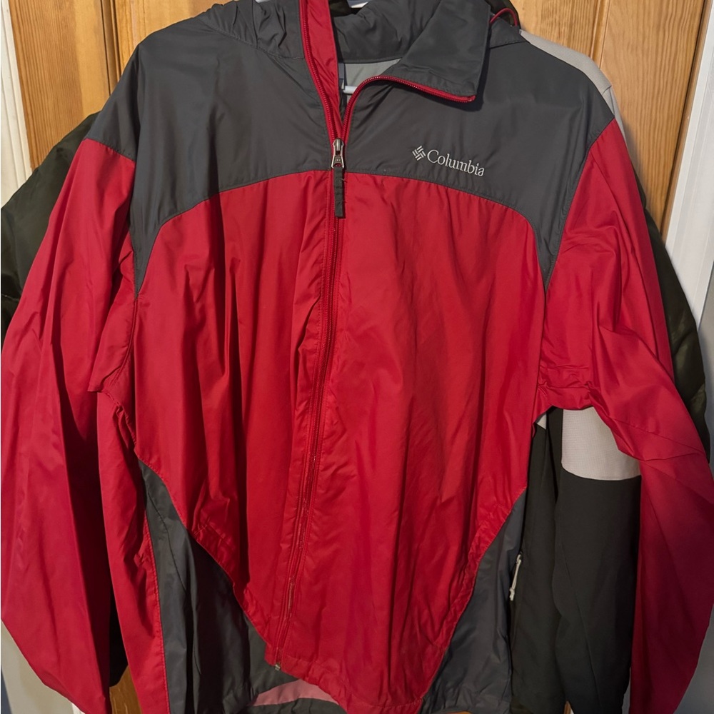 Columbia Men's Red and Gray Windbreaker